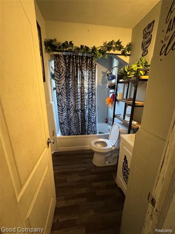 Builiding view eight for 20026 Strasburg, Detroit, MI. 48205