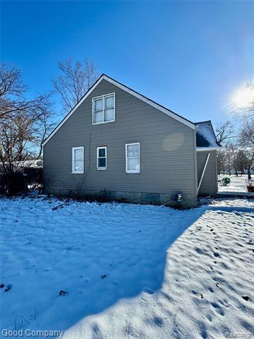 Builiding view eighteen for 20026 Strasburg, Detroit, MI. 48205