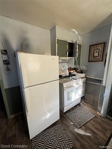 Builiding view four for 20026 Strasburg, Detroit, MI. 48205