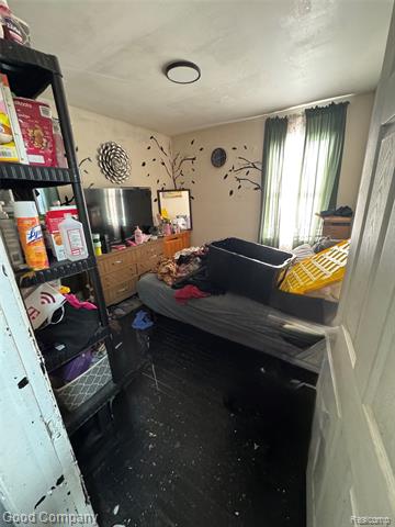 Builiding view six for 20026 Strasburg, Detroit, MI. 48205