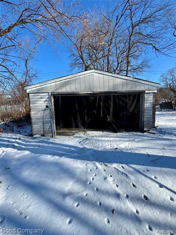 Builiding view twenty one for 20026 Strasburg, Detroit, MI. 48205