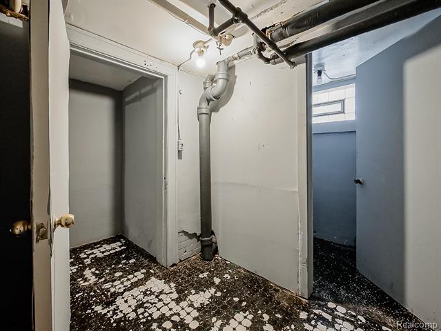 Builiding view forty nine for 491 Grand, Detroit, MI. 48207