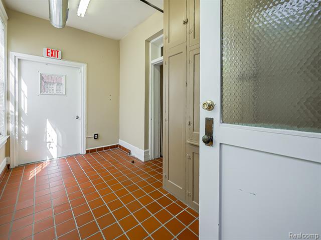 Builiding view thirteen for 491 Grand, Detroit, MI. 48207