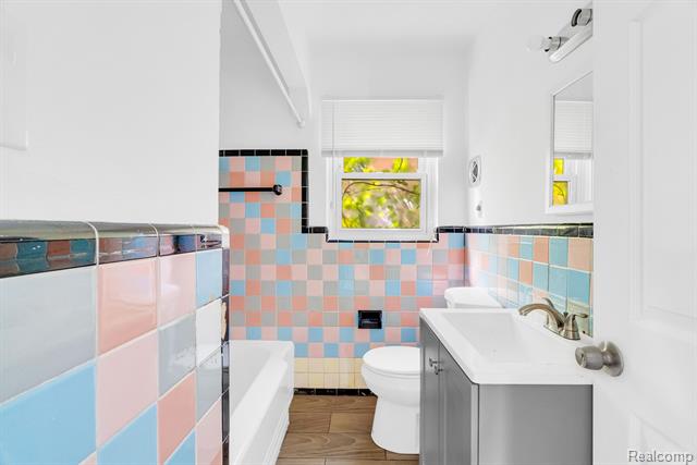 Builiding view seventeen for 19723 Carrie, Detroit, MI. 48234