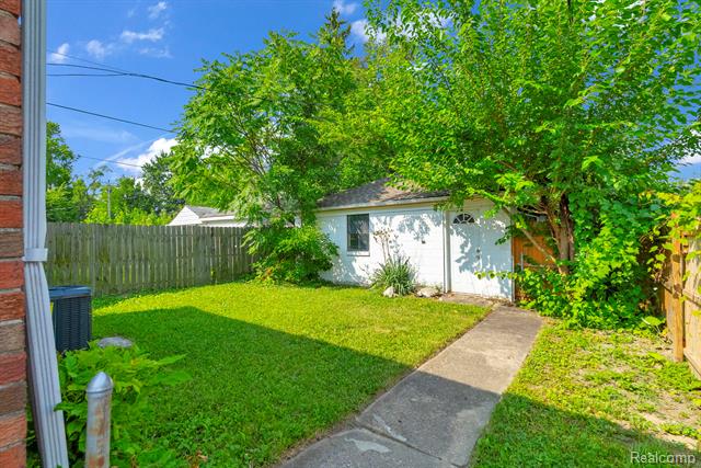 Builiding view twenty one for 19723 Carrie, Detroit, MI. 48234