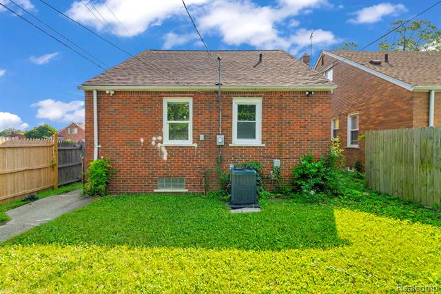 Builiding view twenty two for 19723 Carrie, Detroit, MI. 48234