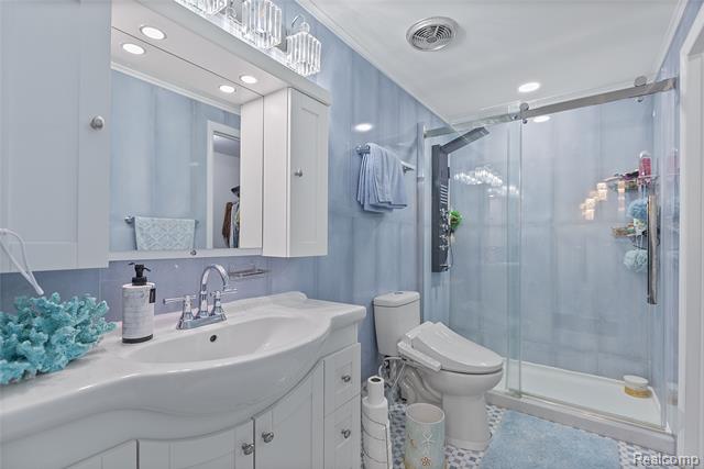 Builiding view fourteen for 28264 Universal, Warren, MI. 48092