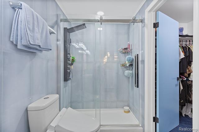 Builiding view seventeen for 28264 Universal, Warren, MI. 48092