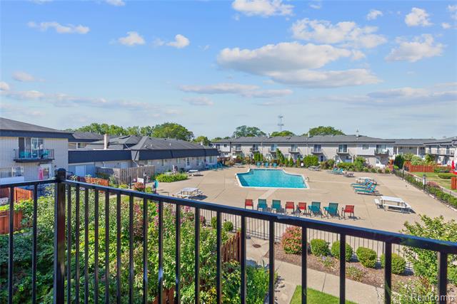 Builiding view thirty for 28264 Universal, Warren, MI. 48092