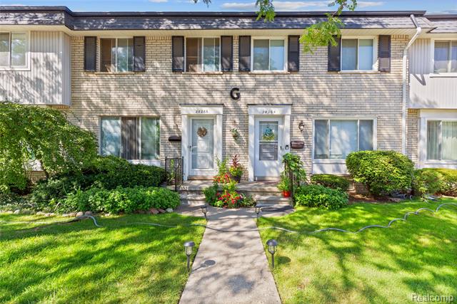 Builiding view twenty eight for 28264 Universal, Warren, MI. 48092