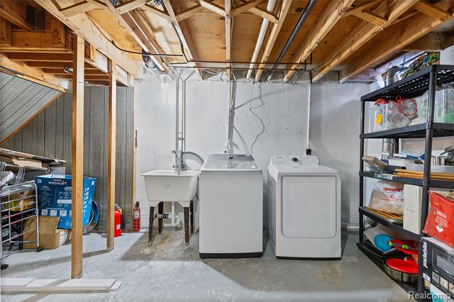 Builiding view twenty three for 28264 Universal, Warren, MI. 48092