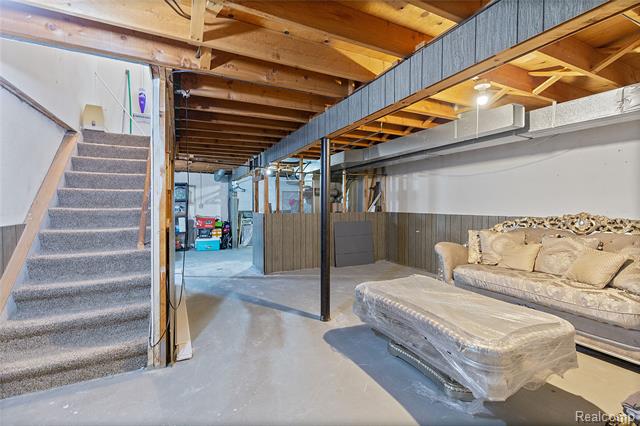 Builiding view twenty two for 28264 Universal, Warren, MI. 48092