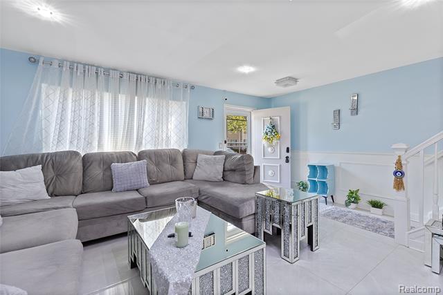 Builiding view two for 28264 Universal, Warren, MI. 48092