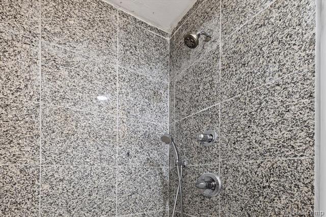 Builiding view fifteen for 4203 Minerva, Flint, MI. 48504