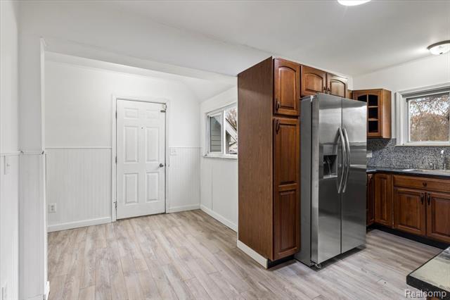 Builiding view five for 4203 Minerva, Flint, MI. 48504