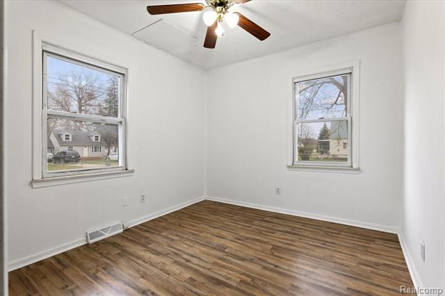 Builiding view nineteen for 4203 Minerva, Flint, MI. 48504