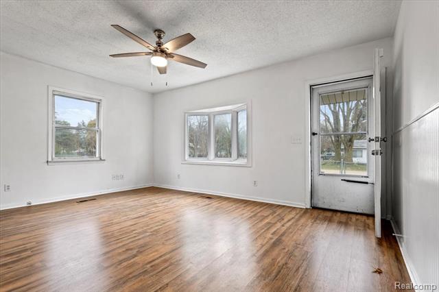 Builiding view one for 4203 Minerva, Flint, MI. 48504