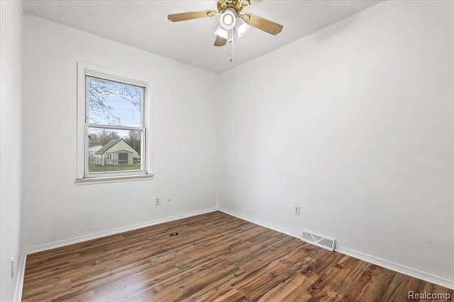 Builiding view seventeen for 4203 Minerva, Flint, MI. 48504