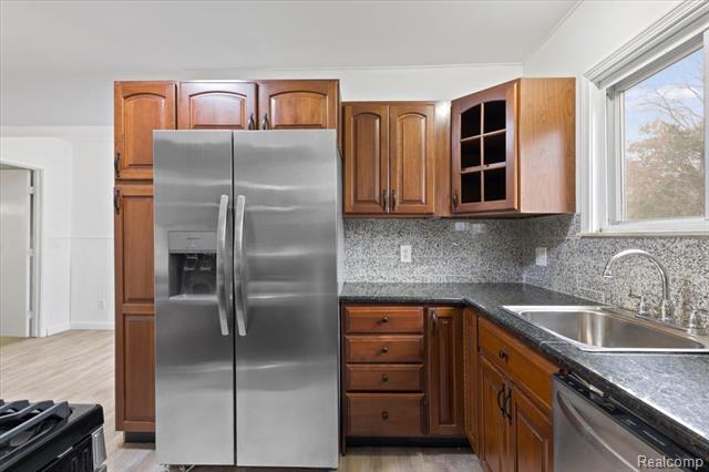 Builiding view ten for 4203 Minerva, Flint, MI. 48504