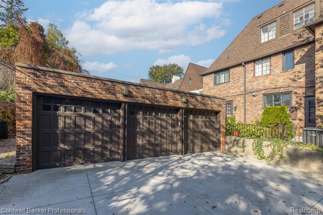 Builiding view fifty four for 42 Cranford, Grosse Pointe, MI. 48230