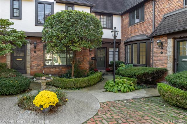 Builiding view forty six for 42 Cranford, Grosse Pointe, MI. 48230