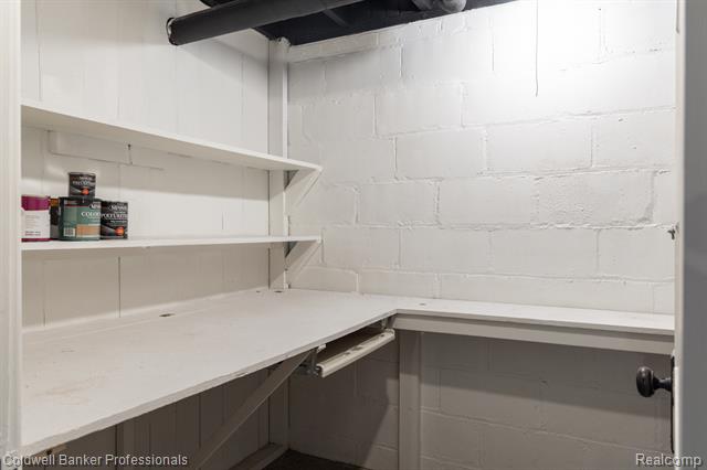 Builiding view forty two for 42 Cranford, Grosse Pointe, MI. 48230