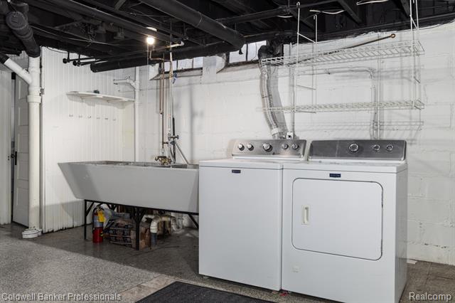 Builiding view forty for 42 Cranford, Grosse Pointe, MI. 48230