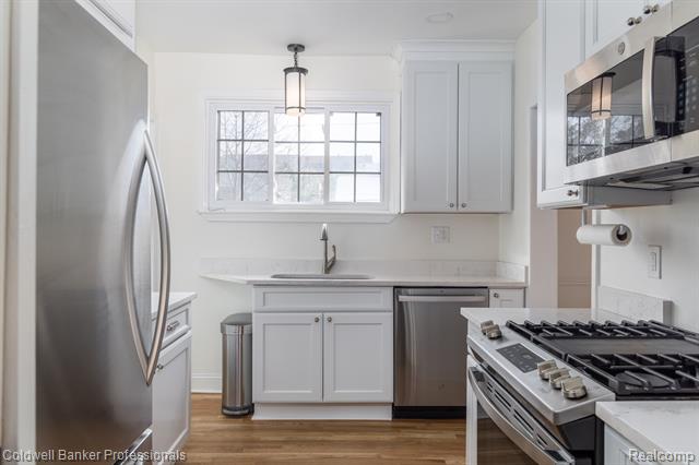 Builiding view fourteen for 42 Cranford, Grosse Pointe, MI. 48230