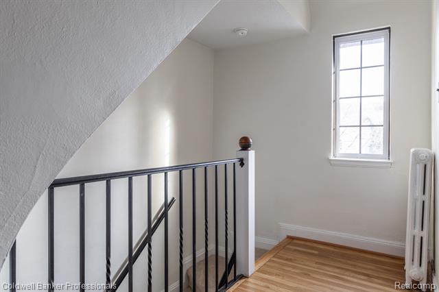 Builiding view nineteen for 42 Cranford, Grosse Pointe, MI. 48230