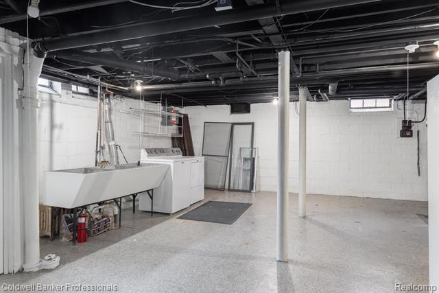 Builiding view thirty nine for 42 Cranford, Grosse Pointe, MI. 48230