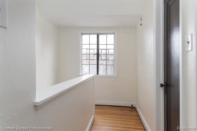 Builiding view thirty three for 42 Cranford, Grosse Pointe, MI. 48230