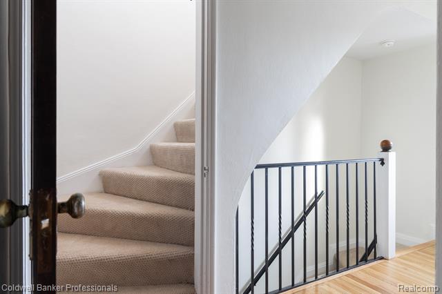 Builiding view thirty two for 42 Cranford, Grosse Pointe, MI. 48230