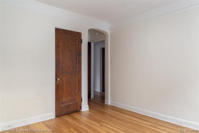 Builiding view twenty three for 42 Cranford, Grosse Pointe, MI. 48230