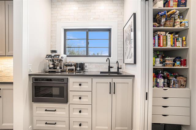 Builiding view eight for 2897 Duneside, Muskegon, MI. 49441