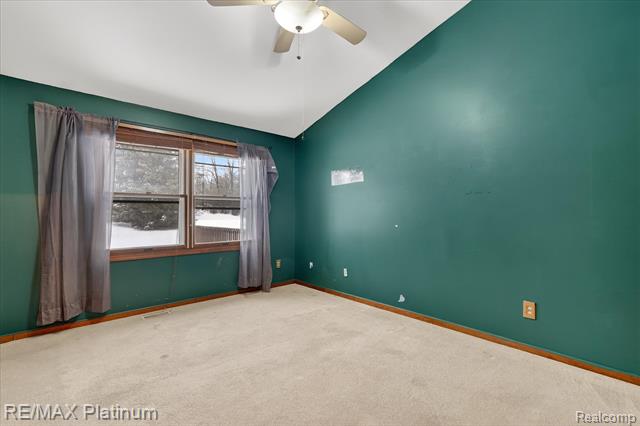 Builiding view eighteen for 226 Meadow Pointe, Fenton, MI. 48430