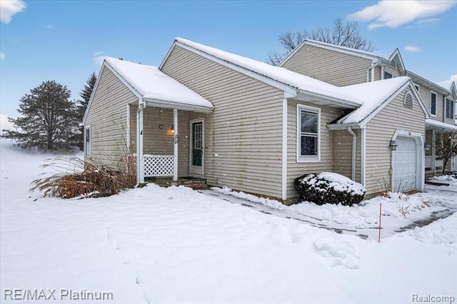 Builiding view one for 226 Meadow Pointe, Fenton, MI. 48430