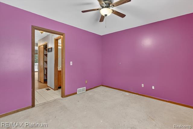 Builiding view seventeen for 226 Meadow Pointe, Fenton, MI. 48430