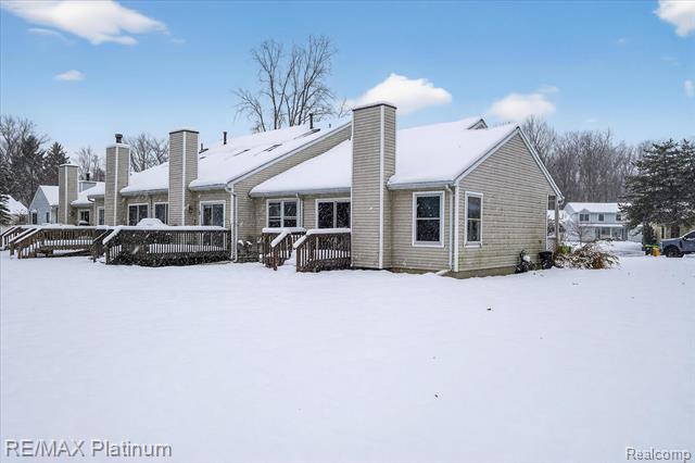 Builiding view thirty three for 226 Meadow Pointe, Fenton, MI. 48430