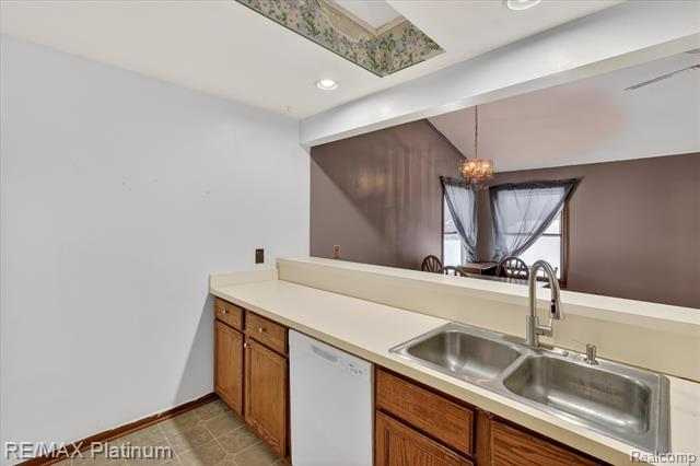 Builiding view three for 226 Meadow Pointe, Fenton, MI. 48430