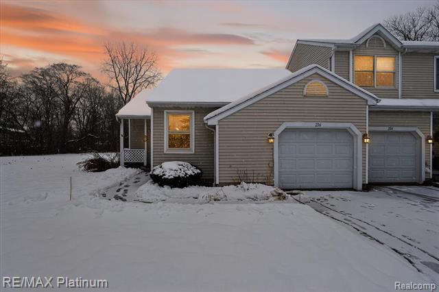 front view for 226 Meadow Pointe Drive, Fenton, Mi. 48430