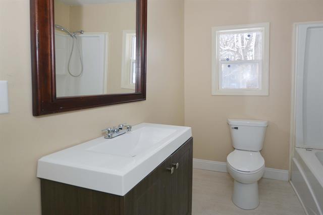 Builiding view five for 80 Vineyard, Battle Creek, MI. 49037