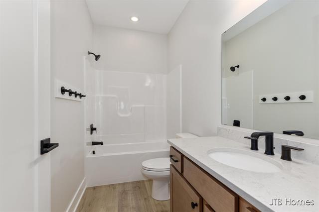 Builiding view eighteen for 5548 Albright, Grandville, MI. 49418