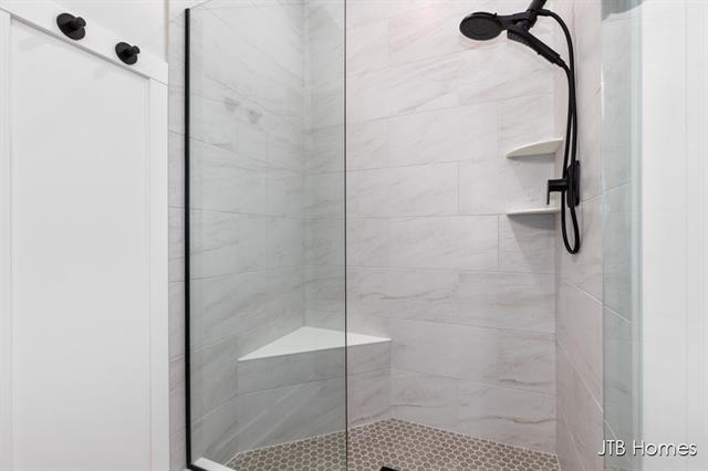 Builiding view thirteen for 5548 Albright, Grandville, MI. 49418