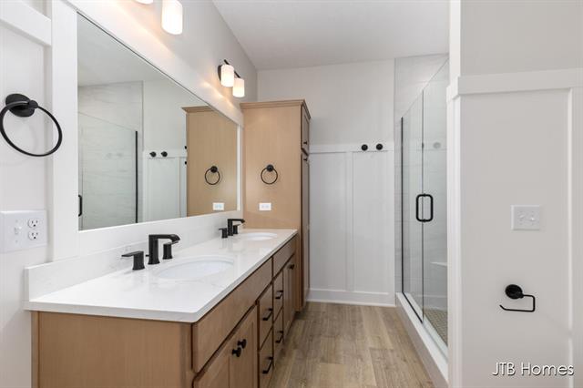 Builiding view twelve for 5548 Albright, Grandville, MI. 49418