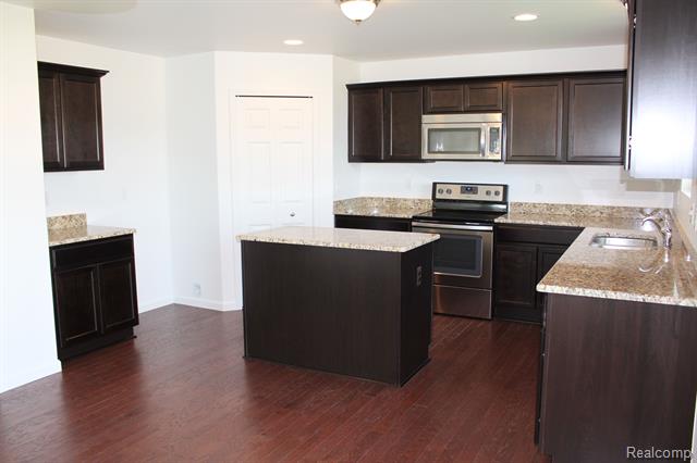 Builiding view seventeen for 58240 Kincaid, New Haven, MI. 48048