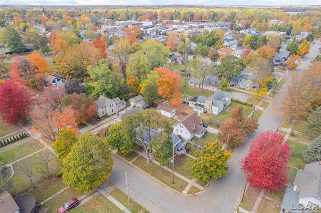 Builiding view forty three for 215 Oneida, Tecumseh, MI. 49286