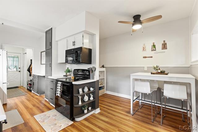 Builiding view ten for 215 Oneida, Tecumseh, MI. 49286