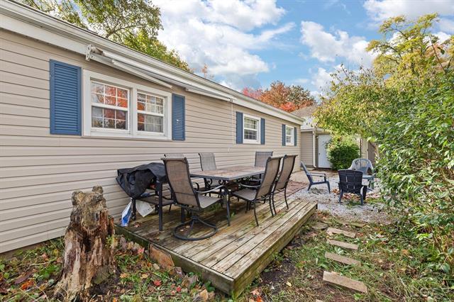 Builiding view thirty five for 215 Oneida, Tecumseh, MI. 49286