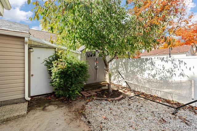 Builiding view thirty four for 215 Oneida, Tecumseh, MI. 49286