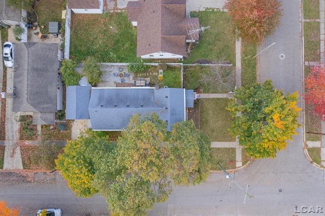 Builiding view thirty nine for 215 Oneida, Tecumseh, MI. 49286